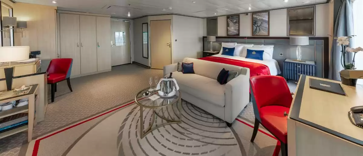 le Queen Mary 2 :   8