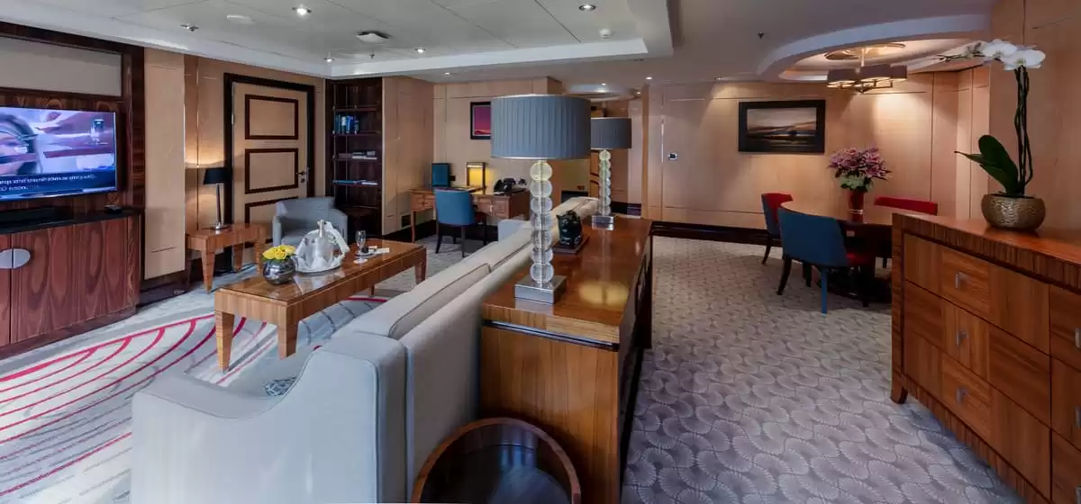 le Queen Mary 2 :   10