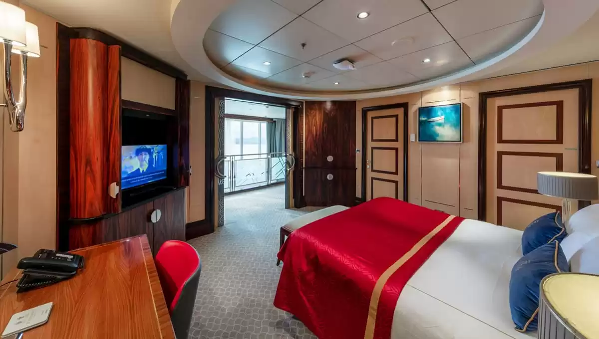 le Queen Mary 2 :   16