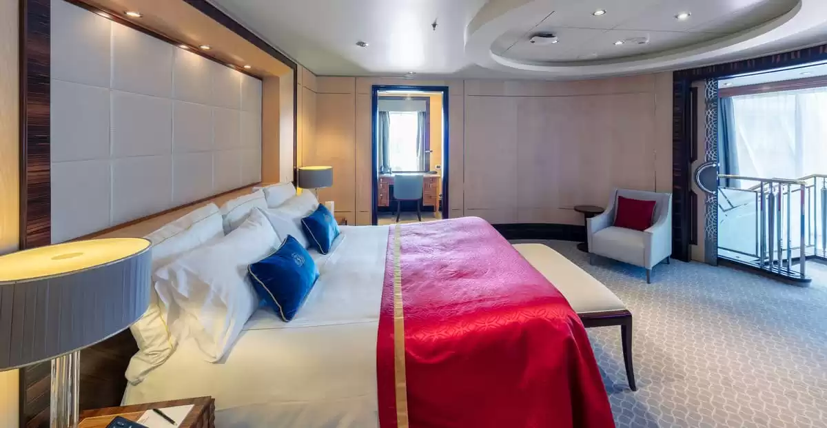 le Queen Mary 2 :   24