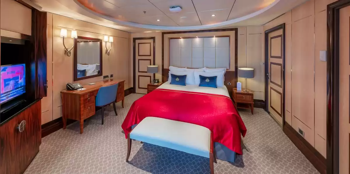 le Queen Mary 2 :   50