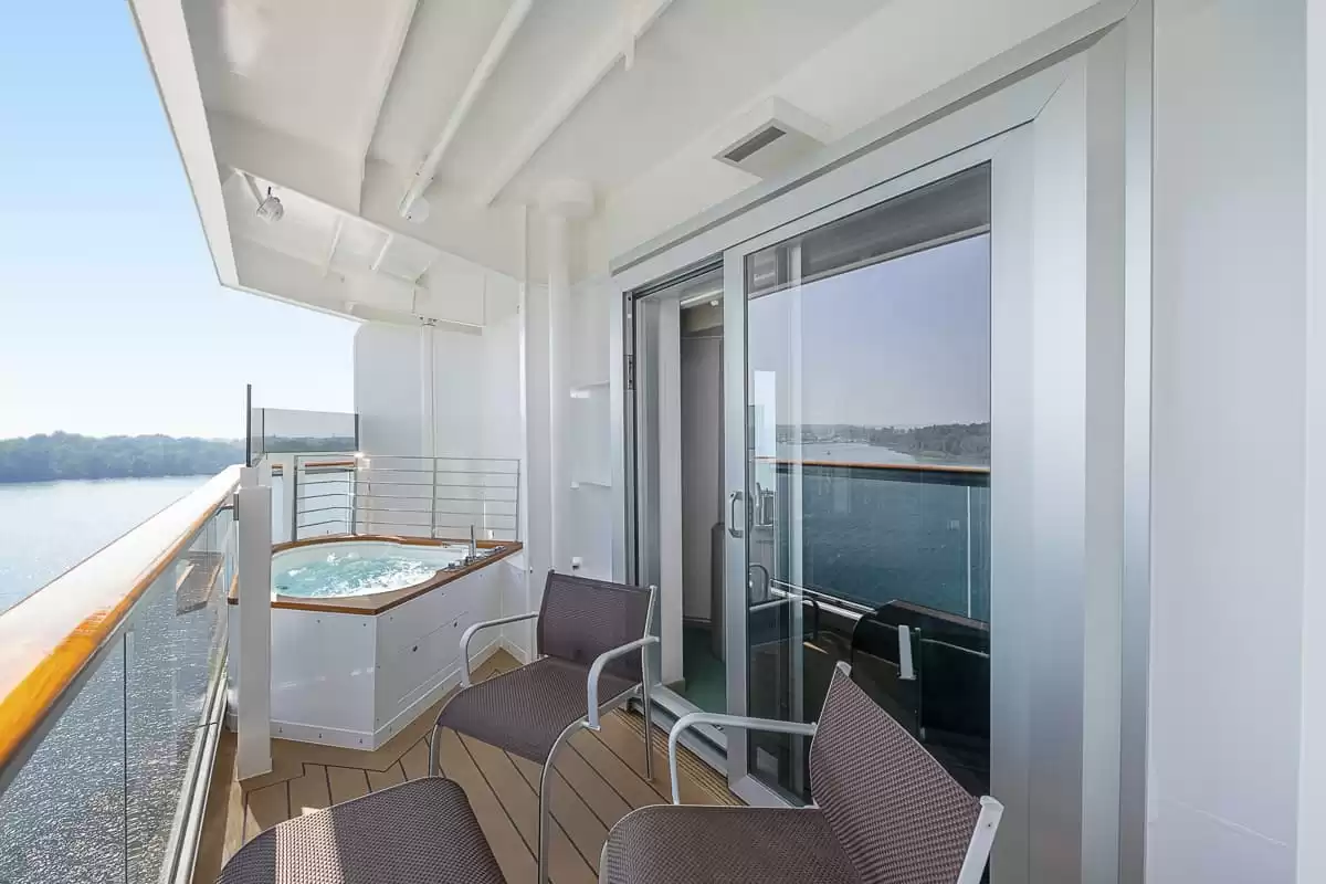 le MSC Seashore :   8