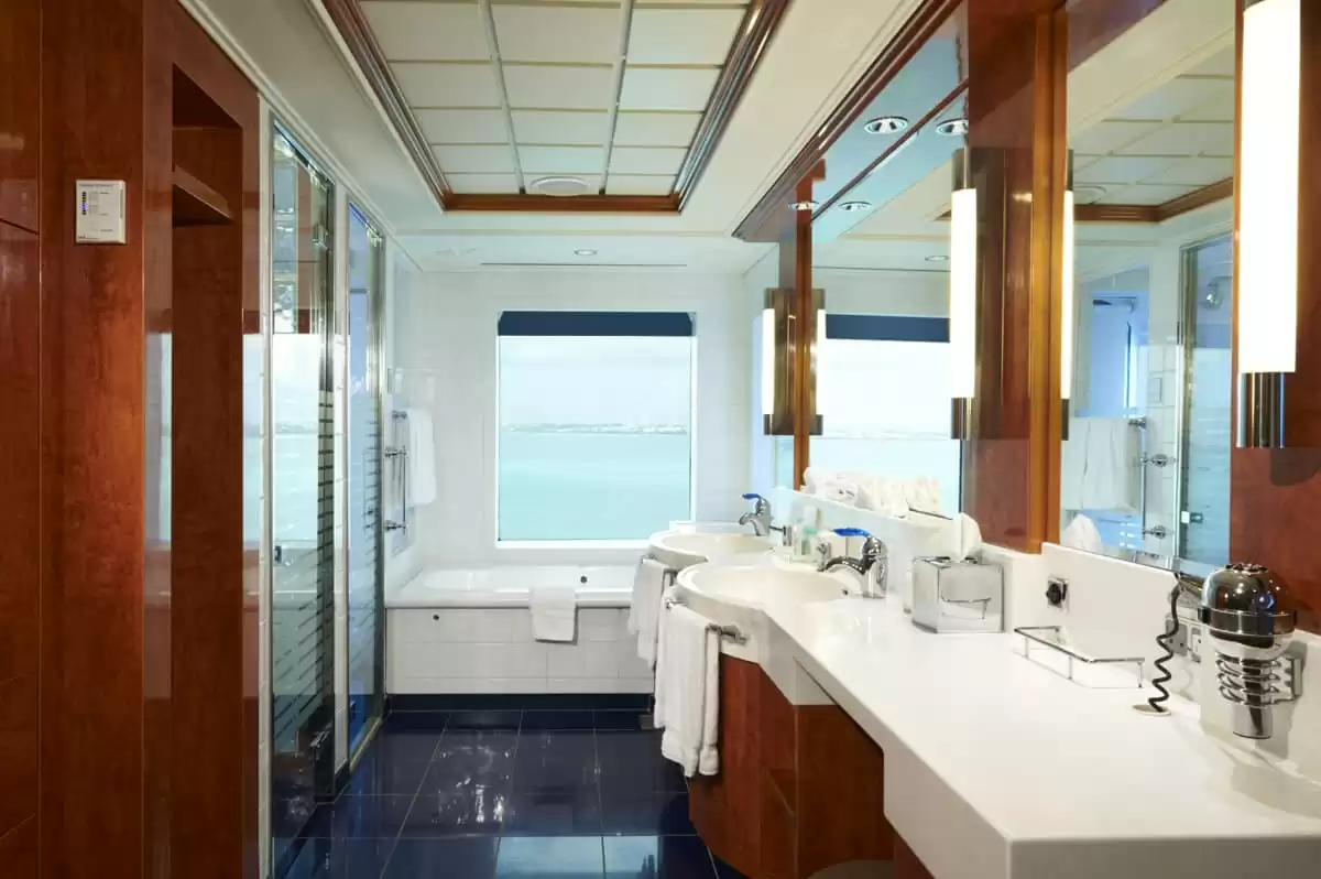 le Norwegian Dawn :   0