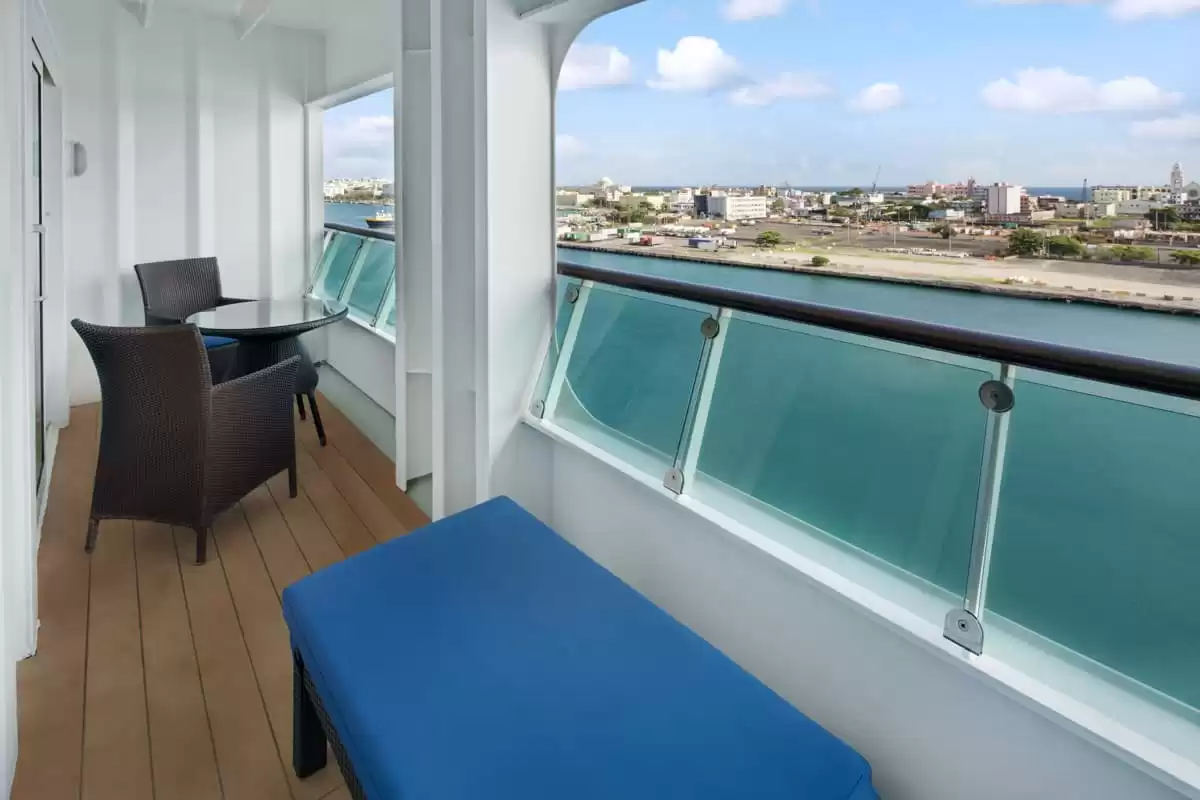 le Adventure of the Seas :   10