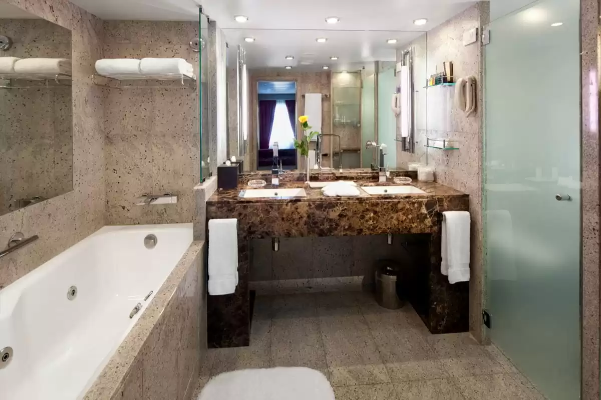 le Seabourn Quest :   2