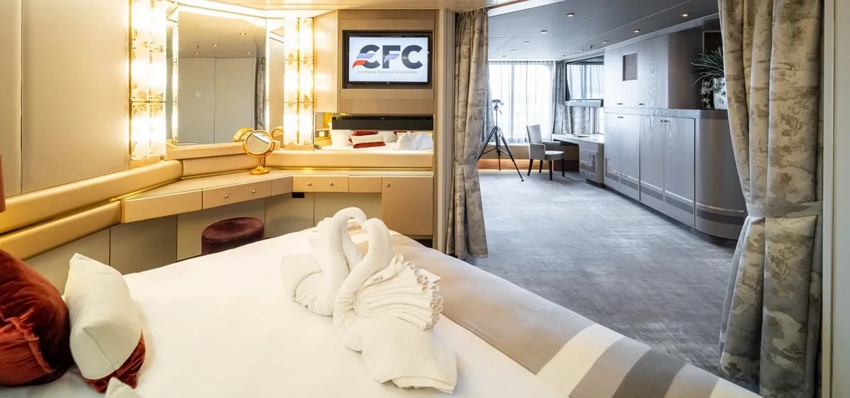 4 – SUITES RENAISSANCE <br> CONFORT RÉSIDENTIEL & SERVICE SUR-MESURE