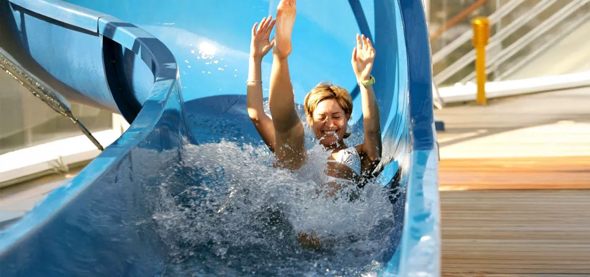 5- AQUA PARK & TOBOGGANS<br> RIRES ET SENSATIONS FORTES GARANTIS