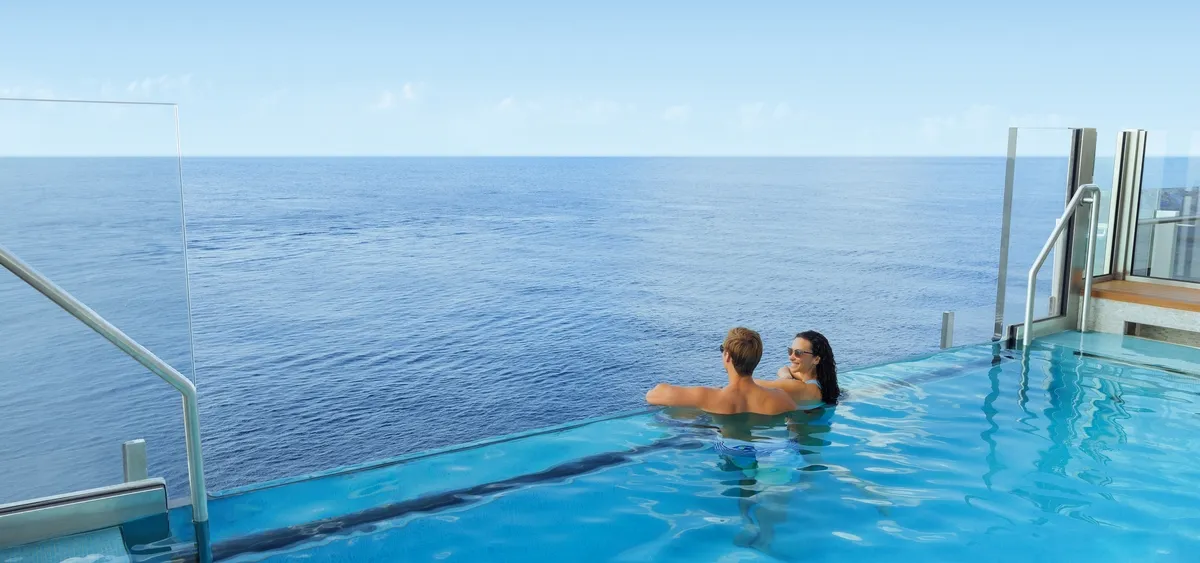 2- INFINITY BEACH<br> PISCINES INFINITY, CABANAS & BRISE MARINE