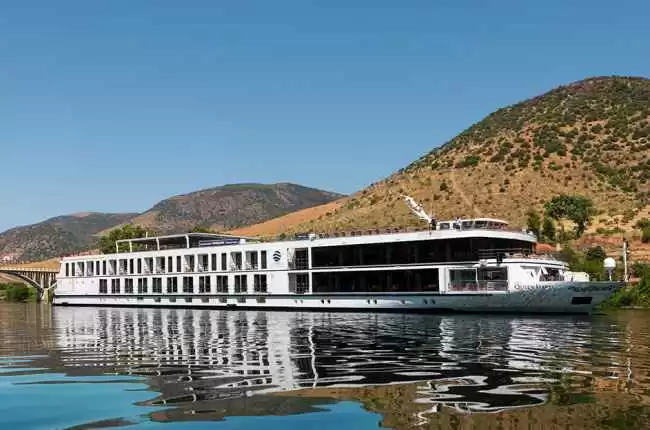 MS Queen Isabel