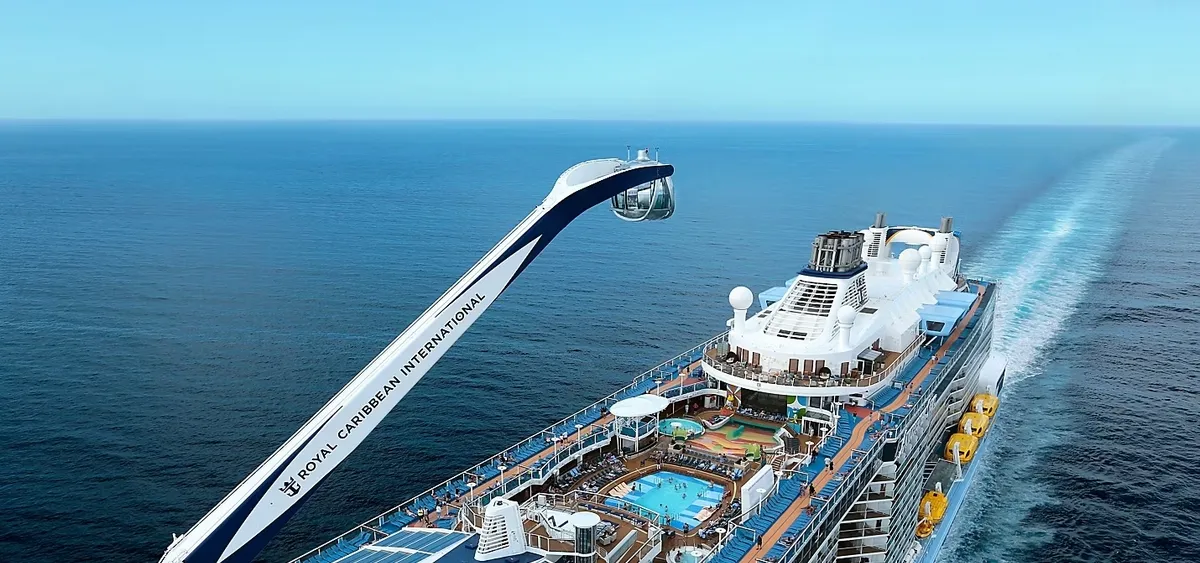 2- NORTH STAR<br>LA CAPSULE D’OBSERVATION SPECTACULAIRE À 360°