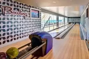 4-Salle d'arcade et de bowling