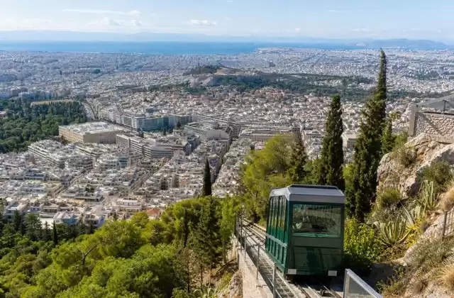 À Athènes