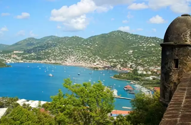 À Charlotte Amalie