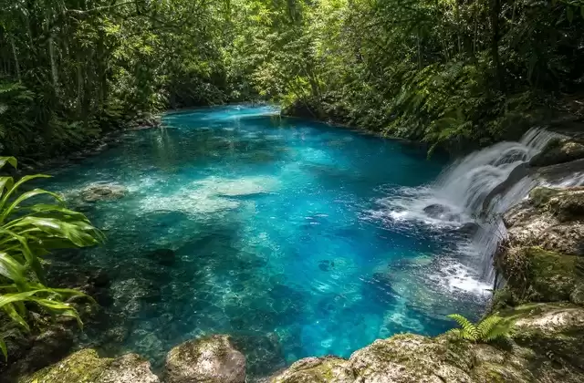 Au Blue Hole