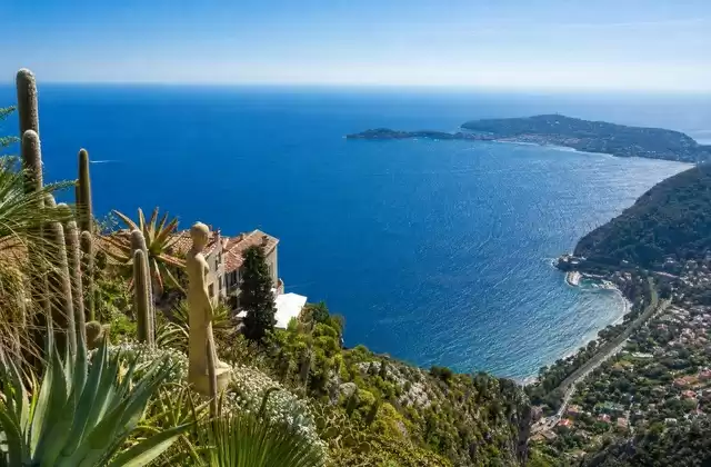 À Èze (via Nice / Monaco)