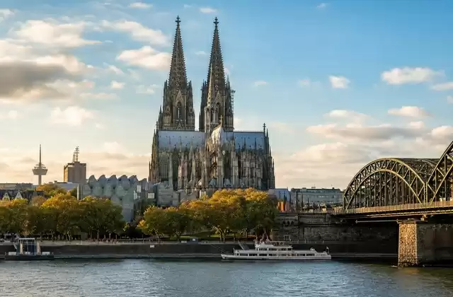 À Cologne