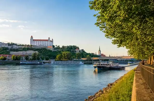 Sur la promenade du Danube