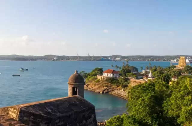 À Trincomalee