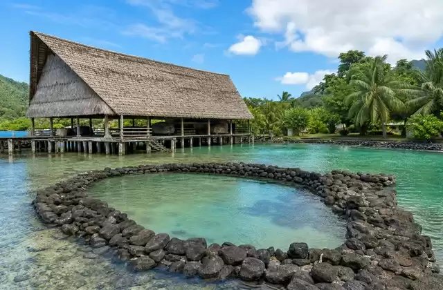 À Huahine
