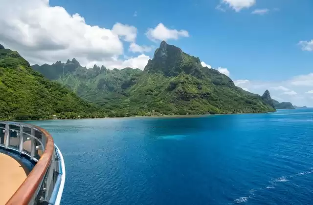 À Tahiti
