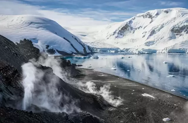 Neptune's Bellows à l'Île de la Déception