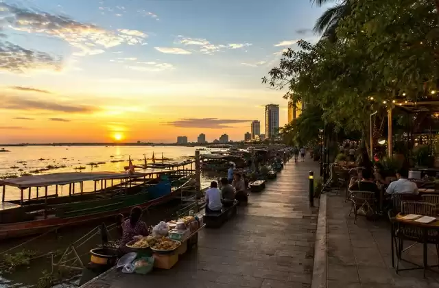 Quais du Tonlé Sap