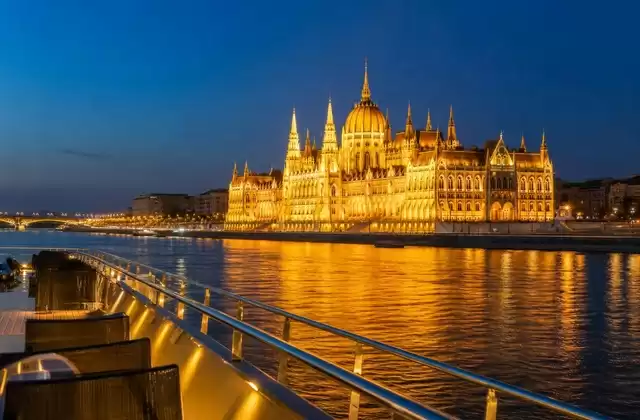 L'éblouissement nocturne à Budapest