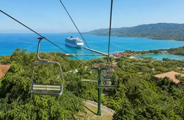 Chairlift de Mahogany Bay