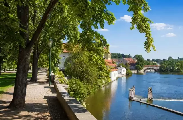 Île de Kampa