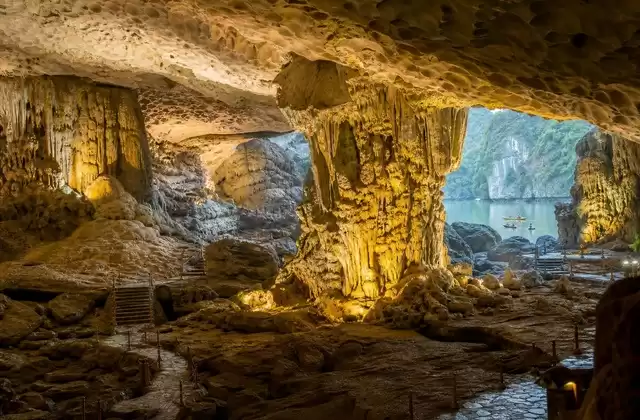 Grotte de Sung Sot