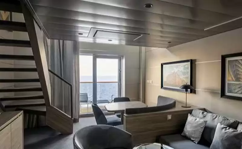 Yacht Club Duplex Suite
